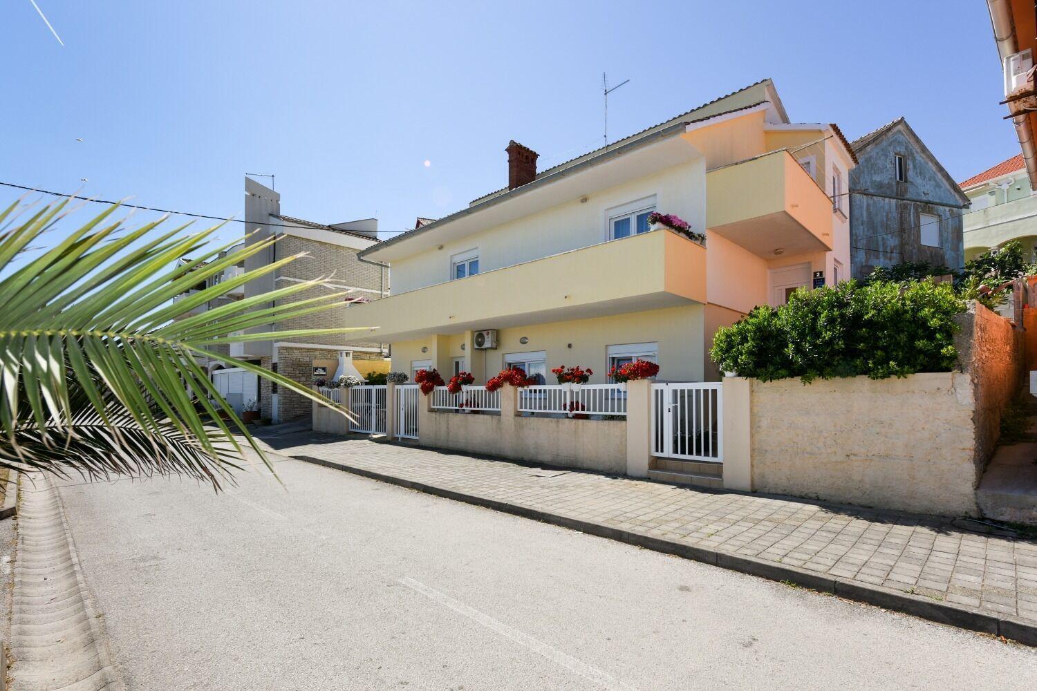 Apartments Kolt - 15M From Sea Kali Exterior photo